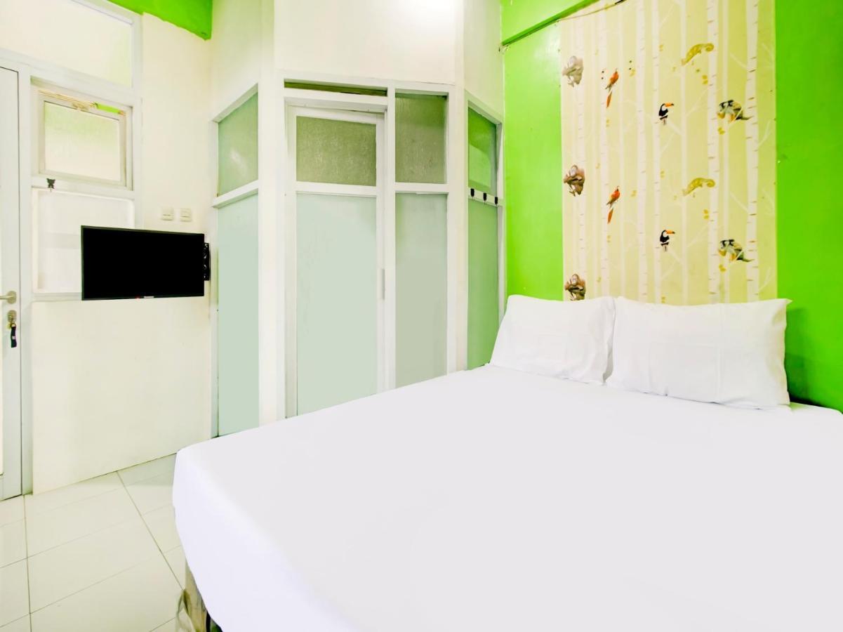 Oyo Life 3103 Opo Homestay & Kost Malang Eksteriør bilde