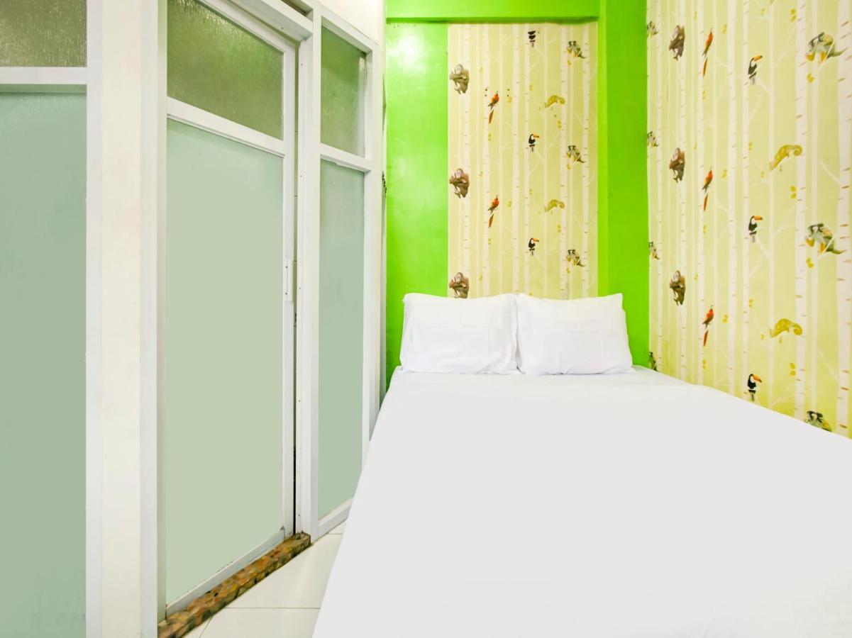 Oyo Life 3103 Opo Homestay & Kost Malang Eksteriør bilde