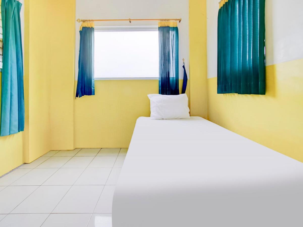 Oyo Life 3103 Opo Homestay & Kost Malang Eksteriør bilde